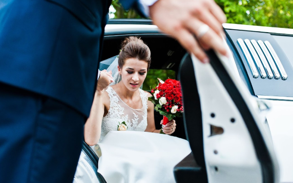 wedding limo service for MIA Airport Transportation Services